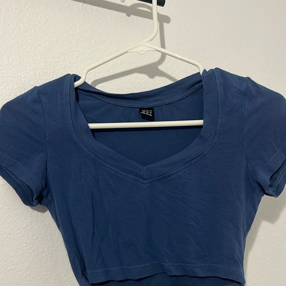 blue vneck crop top